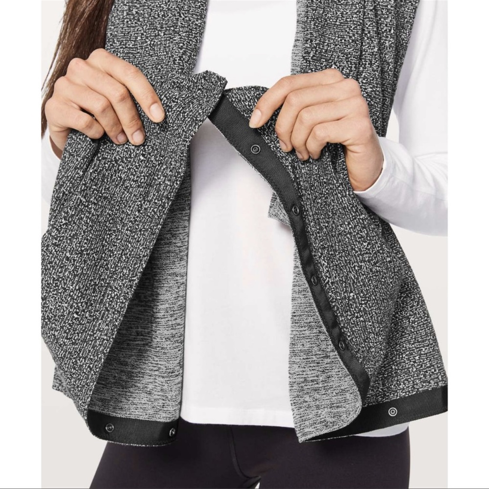 Lululemon Vinyasa Wrap Luon Jacquard
Black White One Size - Picture 8 of 8